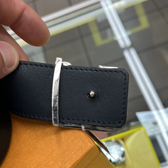 Louis Vuitton belt - Picture 3 of 5